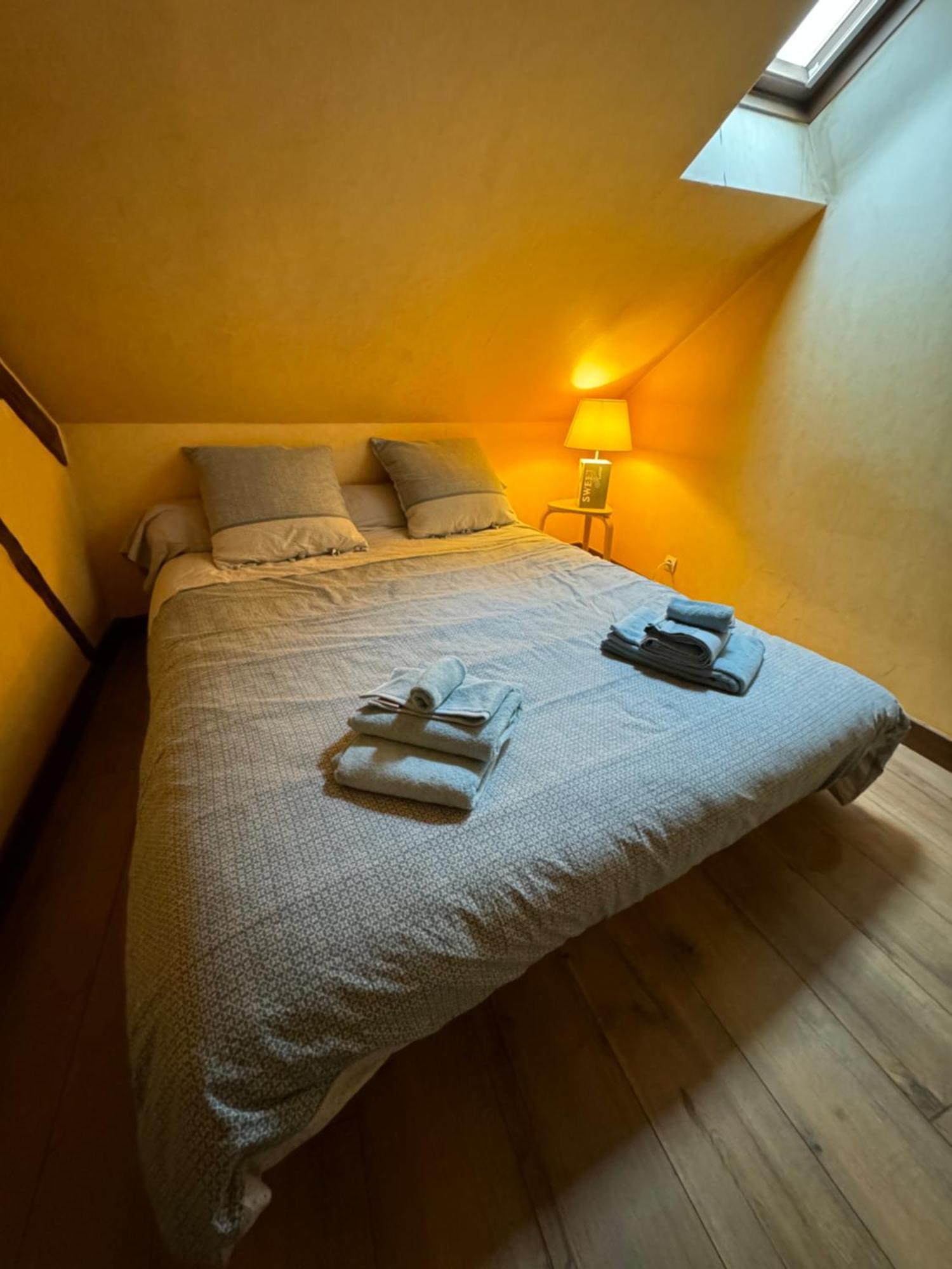 Duplex Atypique Dans La Cite Medievale ล็อง ภายนอก รูปภาพ